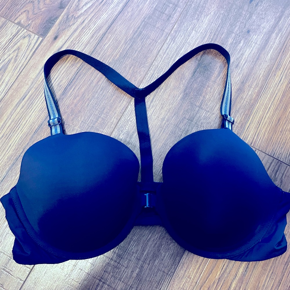 Lot of 2 Victoria’s Secret push up front closer bra 36C